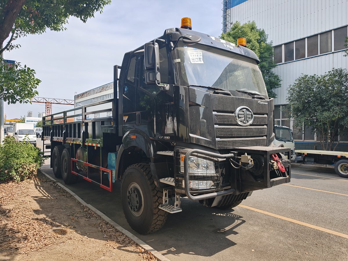 JIEFANG 25t Dropside Cargo Truck — Front-right 45° view