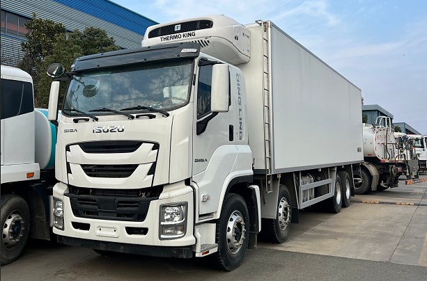 ISUZU 32t Refrigerated Truck