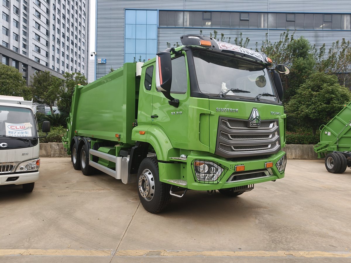 SITRAK 25t Refuse Compactor Truck — Front-right 45° view