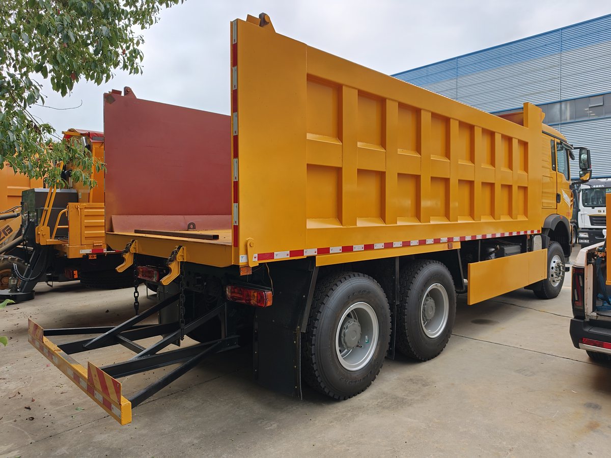 SHACMAN 25t Snow Removal Truck — Rear-left 45° — body raised