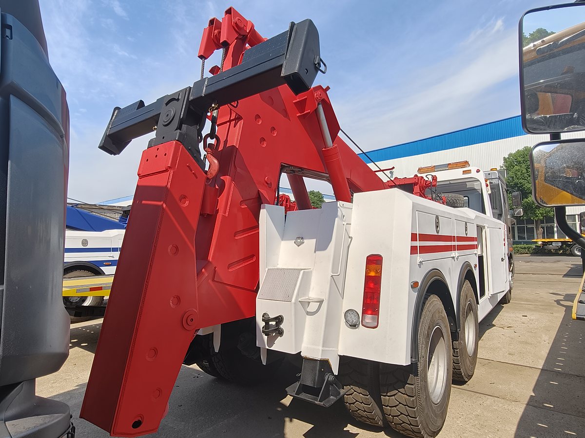 JIEFANG 25t Wrecker / Recovery Truck — Rear 45° with under-lift and hook (red/white livery)