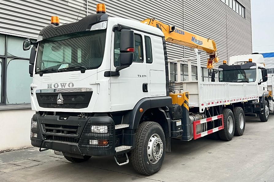 HOWO 25t Truck-Mounted Crane (10 t Lifting)